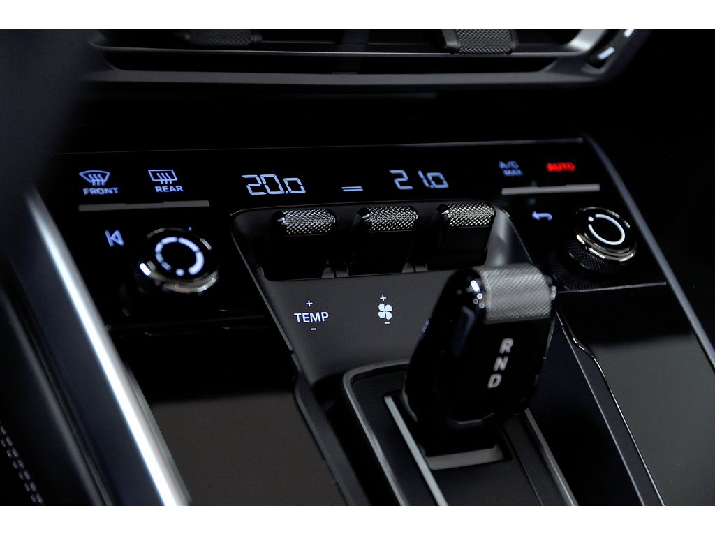 2024 Porsche 911 Carrera 4S Cabriolet / Premium + Sport Package in Laval, Quebec - 28 - w1024h768px
