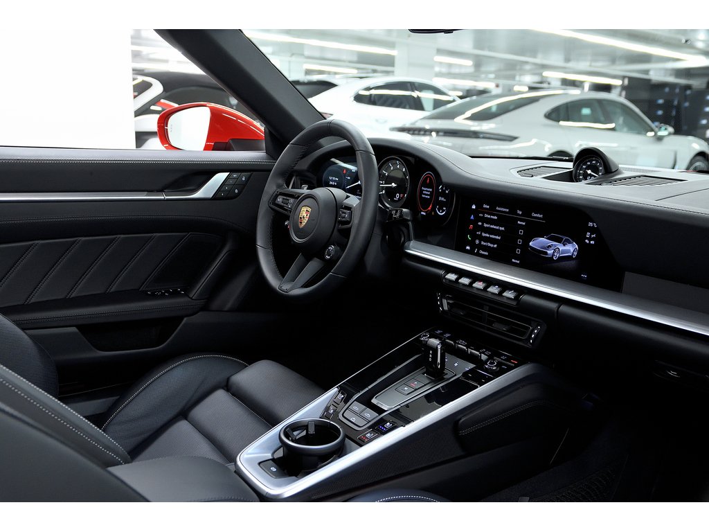 2024 Porsche 911 Carrera 4S Cabriolet / Premium + Sport Package in Laval, Quebec - 33 - w1024h768px