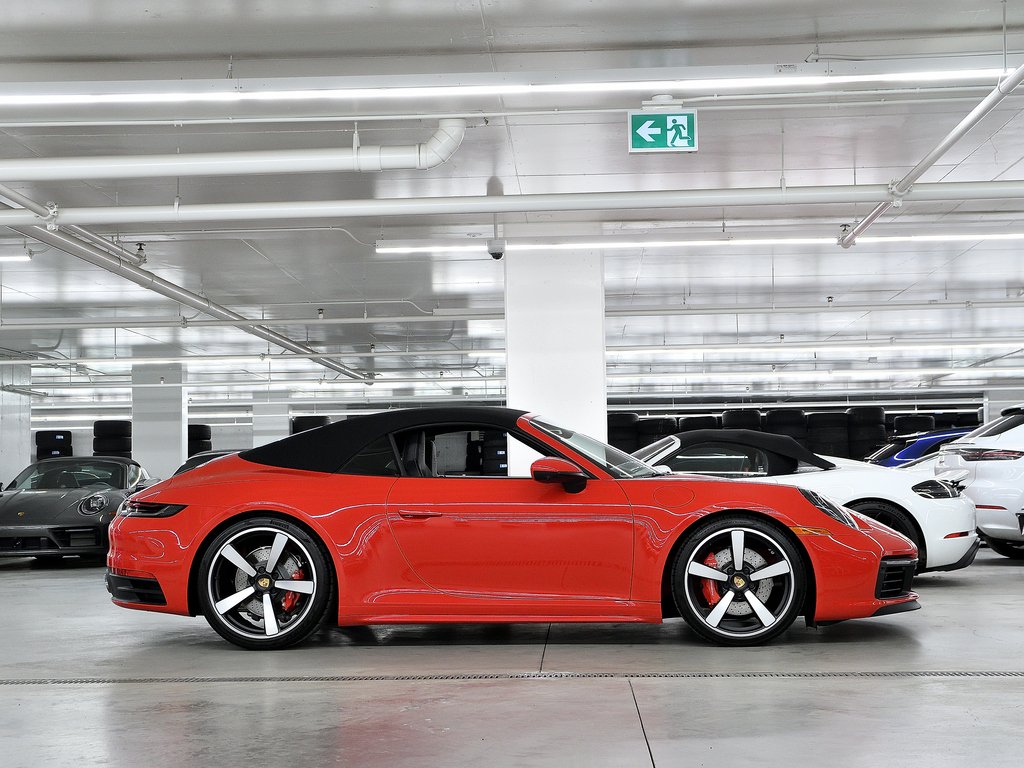 Porsche 911 Carrera 4S Cabriolet / Premium + Sport Package 2024 à Laval, Québec - 9 - w1024h768px