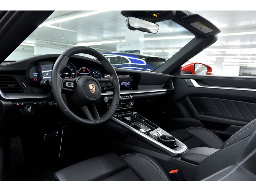 2024 Porsche 911 Carrera 4S Cabriolet / Premium + Sport Package in Laval, Quebec - 13 - w1024h768px