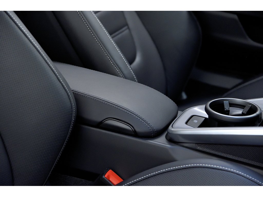 Porsche 911 Carrera 4S Cabriolet / Premium + Sport Package 2024 à Laval, Québec - 37 - w1024h768px