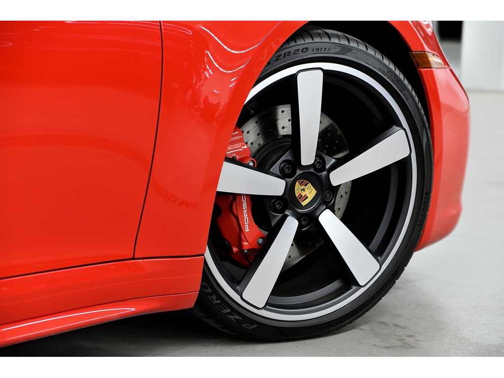 2024 Porsche 911 Carrera 4S Cabriolet / Premium + Sport Package in Laval, Quebec - 11 - w1024h768px