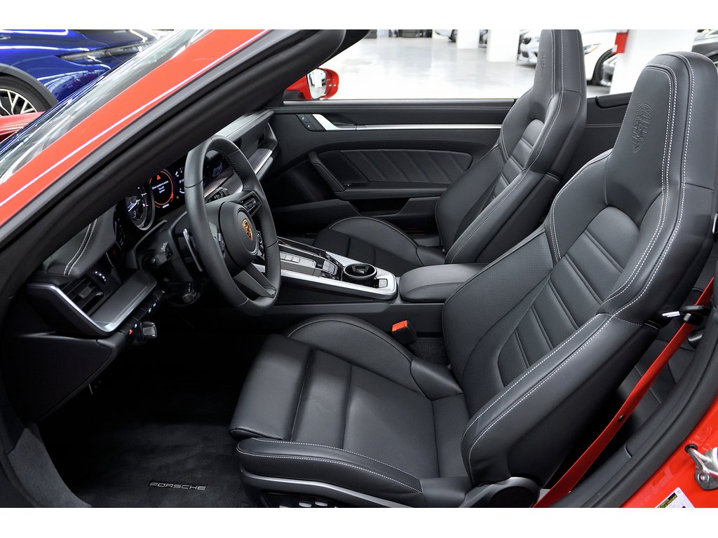 2024 Porsche 911 Carrera 4S Cabriolet / Premium + Sport Package in Laval, Quebec - 15 - w1024h768px
