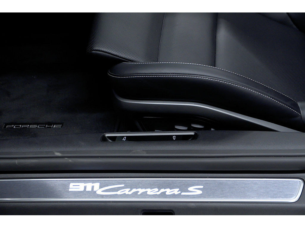 Porsche 911 Cabriolet / Premium + Sport Package / BOSE 2024 à Laval, Québec - 24 - w1024h768px