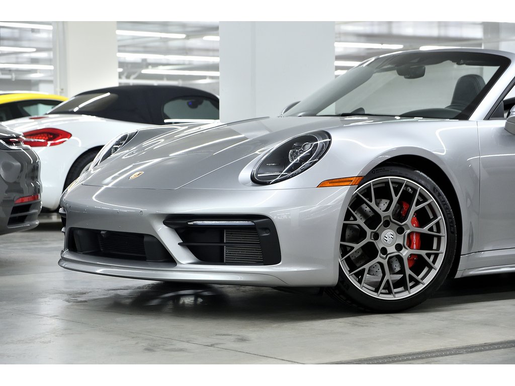 Porsche 911 Cabriolet / Premium / Sport Package / BOSE 2024 à Laval, Québec - 10 - w1024h768px