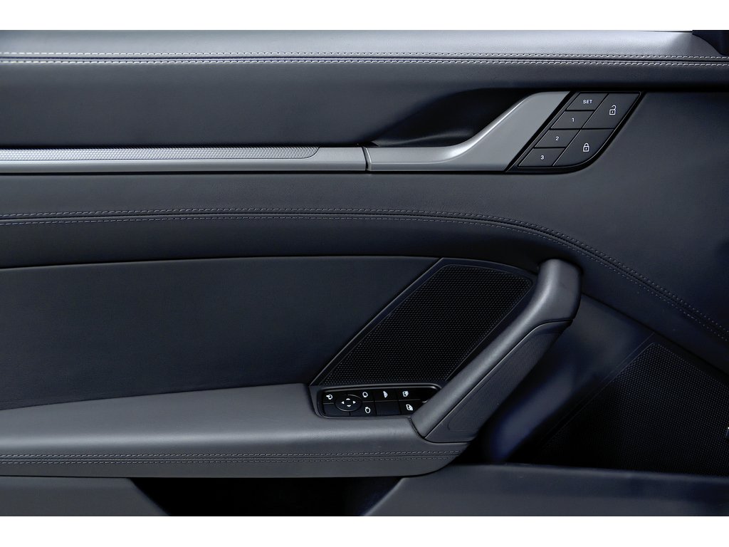 Porsche 911 Cabriolet / Premium / Sport Package / BOSE 2024 à Laval, Québec - 26 - w1024h768px