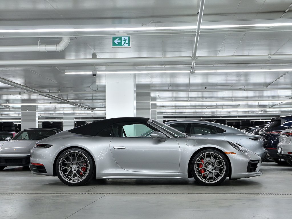 Porsche 911 Cabriolet / Premium / Sport Package / BOSE 2024 à Laval, Québec - 3 - w1024h768px