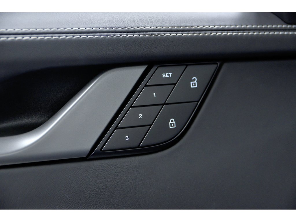 Porsche 911 Cabriolet / Premium / Sport Package / BOSE 2024 à Laval, Québec - 27 - w1024h768px