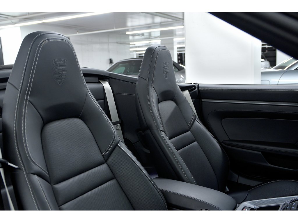 Porsche 911 Cabriolet / Premium / Sport Package / BOSE 2024 à Laval, Québec - 12 - w1024h768px