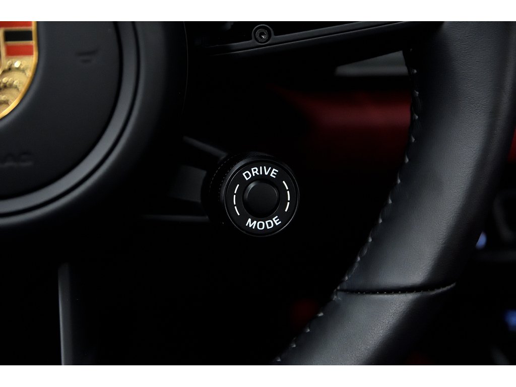 Porsche 911 Cabriolet / Sport + Premium Package / BOSE 2024 à Laval, Québec - 33 - w1024h768px