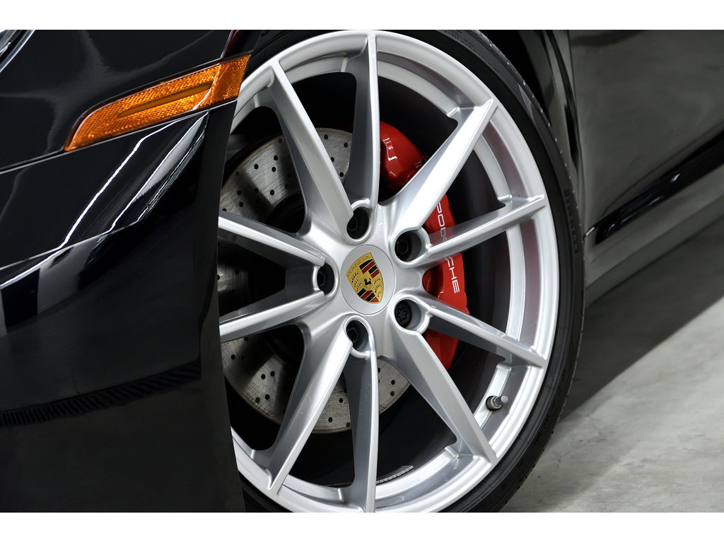 Porsche 911 Cabriolet / Sport + Premium Package / BOSE 2024 à Laval, Québec - 10 - w1024h768px