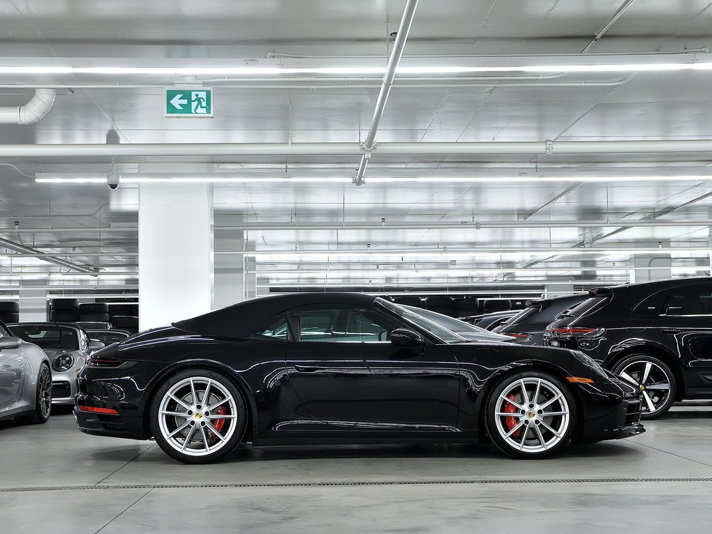 Porsche 911 Cabriolet / Sport + Premium Package / BOSE 2024 à Laval, Québec - 3 - w1024h768px
