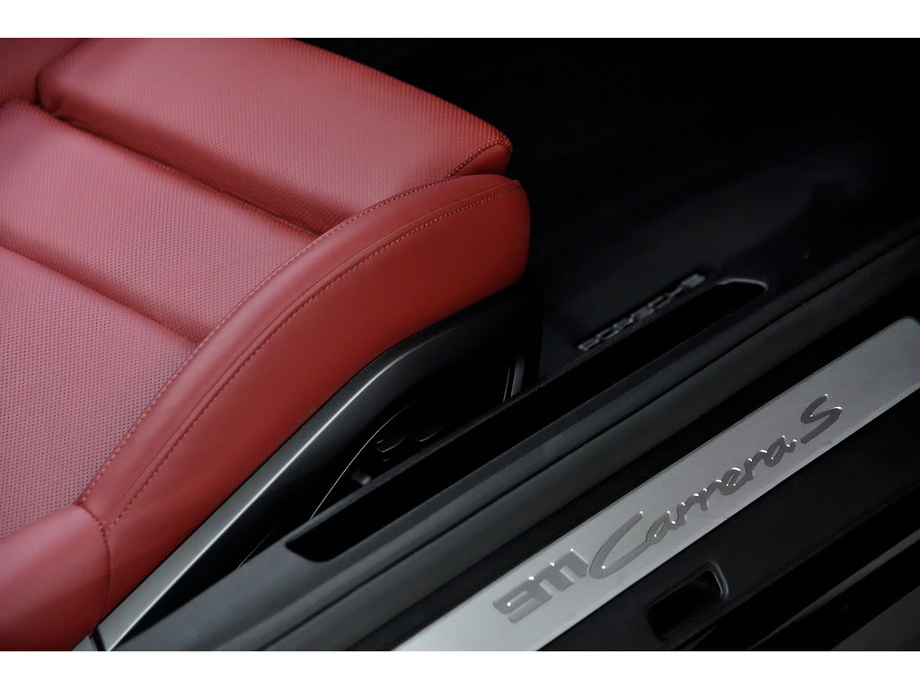 Porsche 911 Cabriolet / Sport + Premium Package / BOSE 2024 à Laval, Québec - 29 - w1024h768px