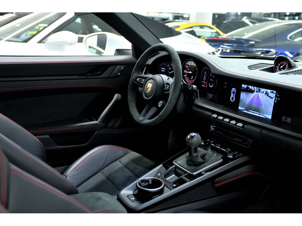 2024 Porsche 911 Carrera GTS Coupe / Transmission Manuelle /Aerokit in Laval, Quebec - 32 - w1024h768px