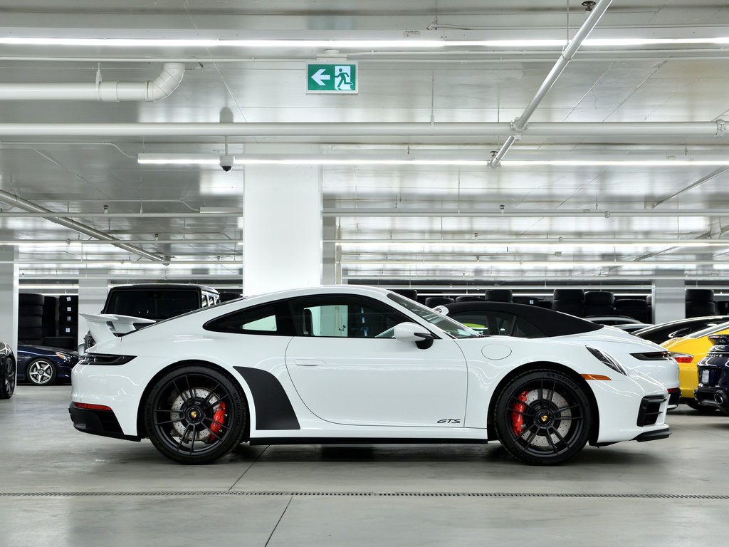 2024 Porsche 911 Carrera GTS Coupe / Transmission Manuelle /Aerokit in Laval, Quebec - 3 - w1024h768px
