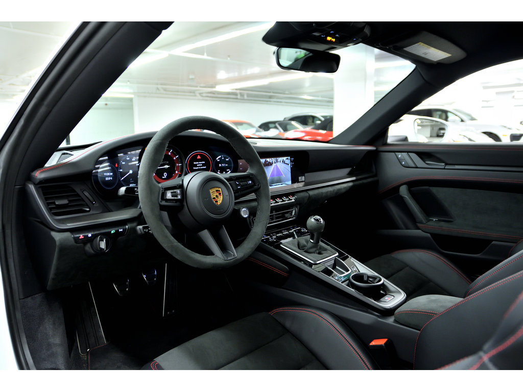 2024 Porsche 911 Carrera GTS Coupe / Transmission Manuelle /Aerokit in Laval, Quebec - 11 - w1024h768px