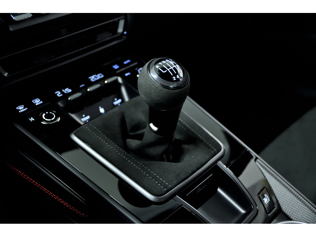 2024 Porsche 911 Carrera GTS Coupe / Transmission Manuelle /Aerokit in Laval, Quebec - 22 - w1024h768px
