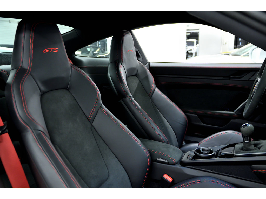 2024 Porsche 911 Carrera GTS Coupe / Transmission Manuelle /Aerokit in Laval, Quebec - 15 - w1024h768px