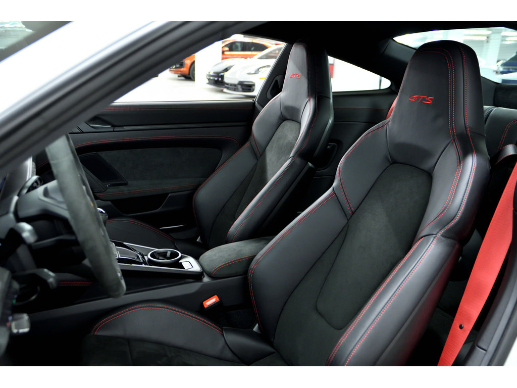 2024 Porsche 911 Carrera GTS Coupe / Transmission Manuelle /Aerokit in Laval, Quebec - 14 - w1024h768px