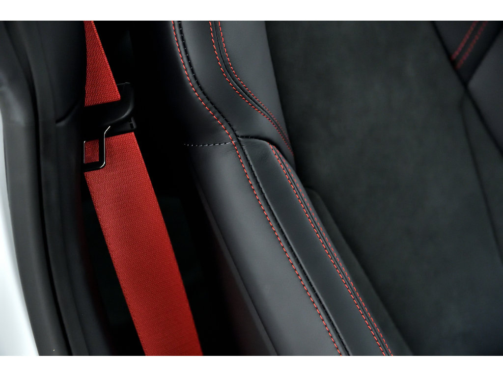 2024 Porsche 911 Carrera GTS Coupe / Transmission Manuelle /Aerokit in Laval, Quebec - 36 - w1024h768px