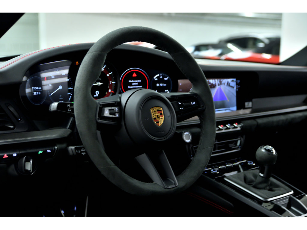 2024 Porsche 911 Carrera GTS Coupe / Transmission Manuelle /Aerokit in Laval, Quebec - 10 - w1024h768px