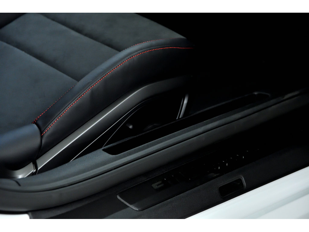 2024 Porsche 911 Carrera GTS Coupe / Transmission Manuelle /Aerokit in Laval, Quebec - 34 - w1024h768px