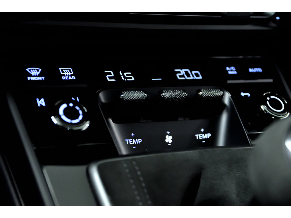 2024 Porsche 911 Carrera GTS Coupe / Transmission Manuelle /Aerokit in Laval, Quebec - 25 - w1024h768px