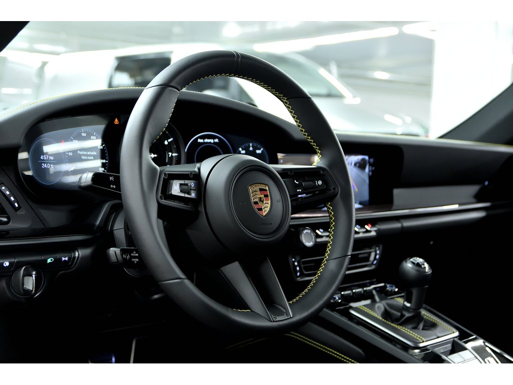 2024 Porsche 911 Carrera T Coupe / AeroKit / Manual / BOSE in Laval, Quebec - 10 - w1024h768px
