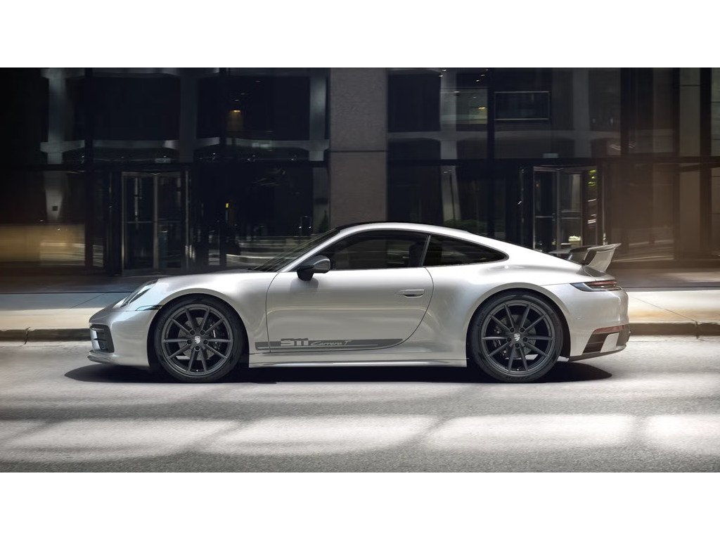 2024 Porsche 911 Carrera T Coupe / AeroKit / Manual / BOSE in Laval, Quebec - 2 - w1024h768px