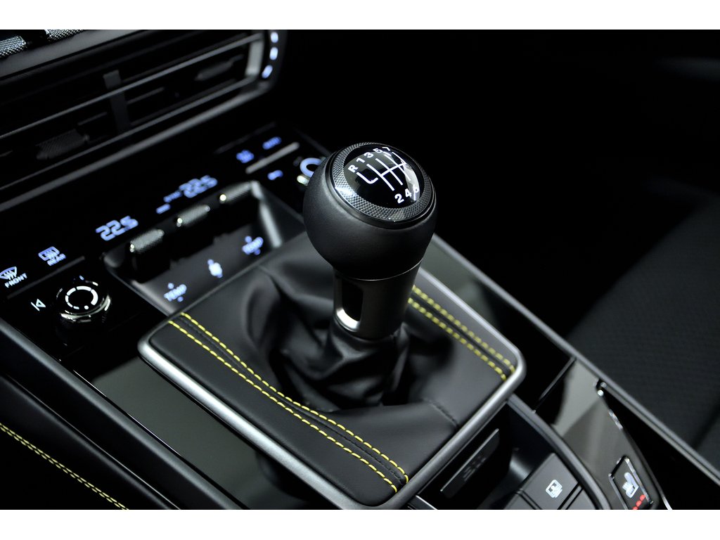 2024 Porsche 911 Carrera T Coupe / AeroKit / Manual / BOSE in Laval, Quebec - 25 - w1024h768px