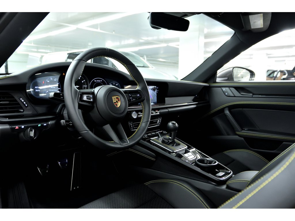 2024 Porsche 911 Carrera T Coupe / AeroKit / Manual / BOSE in Laval, Quebec - 11 - w1024h768px