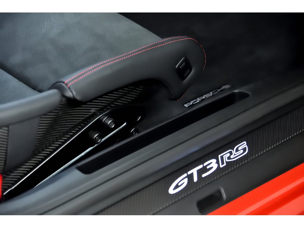 Porsche 911 GT3 RS Coupe / Weissach Package / PCCBs 2024 à Laval, Québec - 39 - w1024h768px