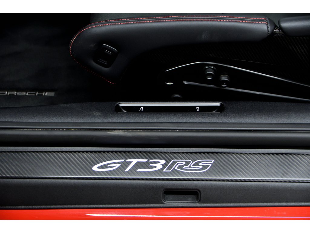 2024 Porsche 911 GT3 RS Coupe / Weissach Package / PCCBs in Laval, Quebec - 15 - w1024h768px