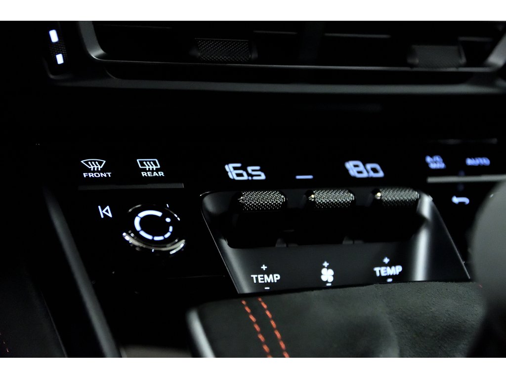 2024 Porsche 911 GT3 RS Coupe / Weissach Package / PCCBs in Laval, Quebec - 29 - w1024h768px