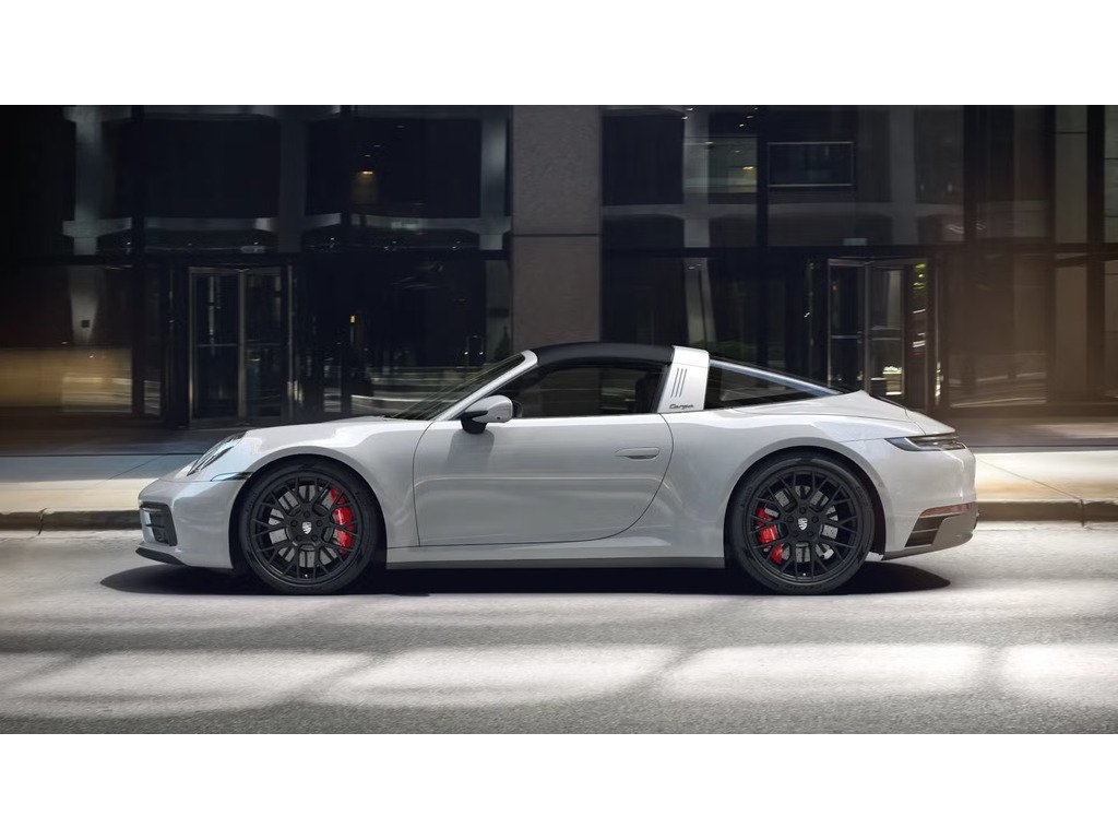 2024 Porsche 911 Targa 4 GTS / Premium Package / PDCC / BOSE in Laval, Quebec - 2 - w1024h768px