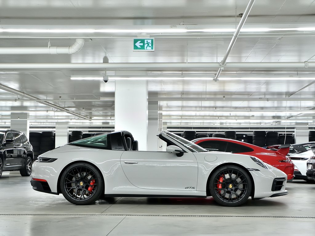 Porsche 911 Targa 4 GTS / Premium Package / PDCC / BOSE 2024 à Laval, Québec - 2 - w1024h768px
