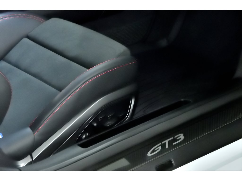 Porsche 911 GT3 / Transmission manuelle / Front Axle Lift 2024 à Laval, Québec - 36 - w1024h768px