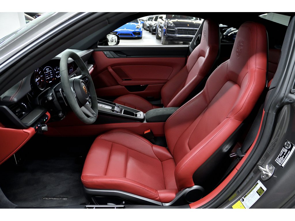 Porsche 911 Carrera GTS Coupe / Premium Package / Front Axle 2024 à Laval, Québec - 13 - w1024h768px
