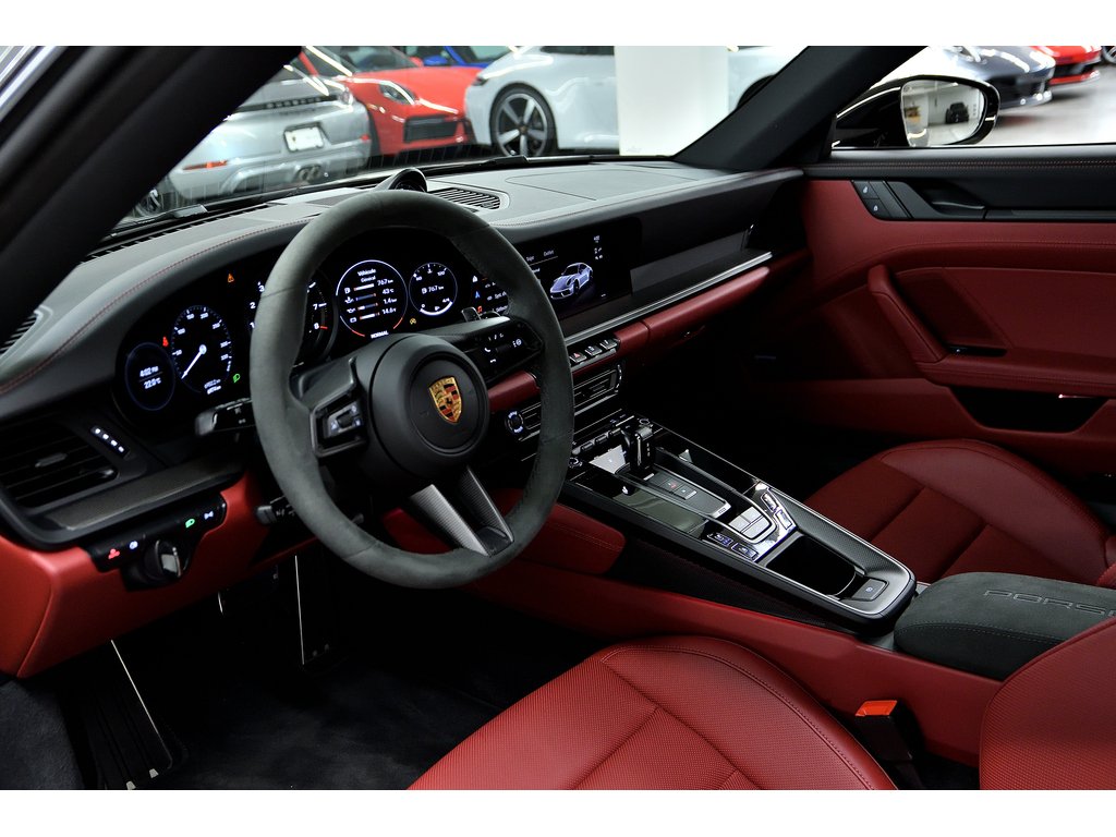 Porsche 911 Carrera GTS Coupe / Premium Package / Front Axle 2024 à Laval, Québec - 12 - w1024h768px