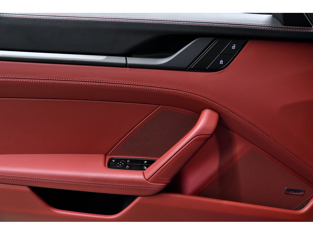 Porsche 911 Carrera GTS Coupe / Premium Package / Front Axle 2024 à Laval, Québec - 31 - w1024h768px