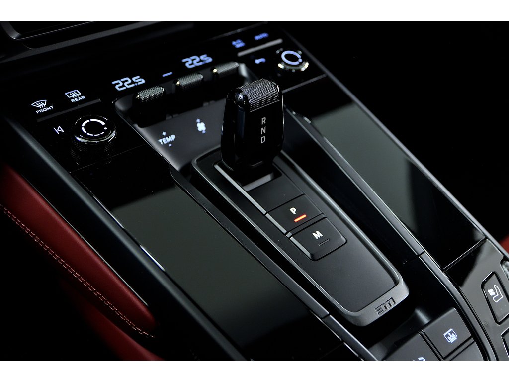 Porsche 911 Carrera GTS Coupe / Premium Package / Front Axle 2024 à Laval, Québec - 28 - w1024h768px