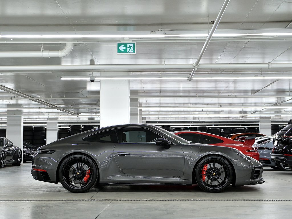 Porsche 911 Carrera GTS Coupe / Premium Package / Front Axle 2024 à Laval, Québec - 2 - w1024h768px