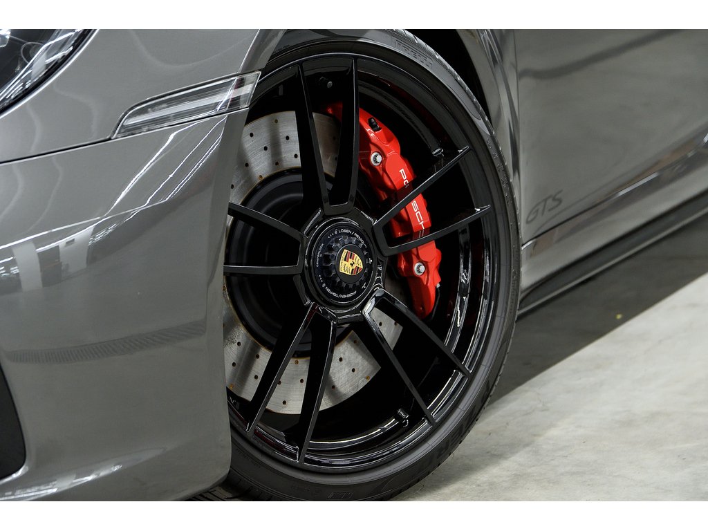 Porsche 911 Carrera GTS Coupe / Premium Package / Front Axle 2024 à Laval, Québec - 8 - w1024h768px