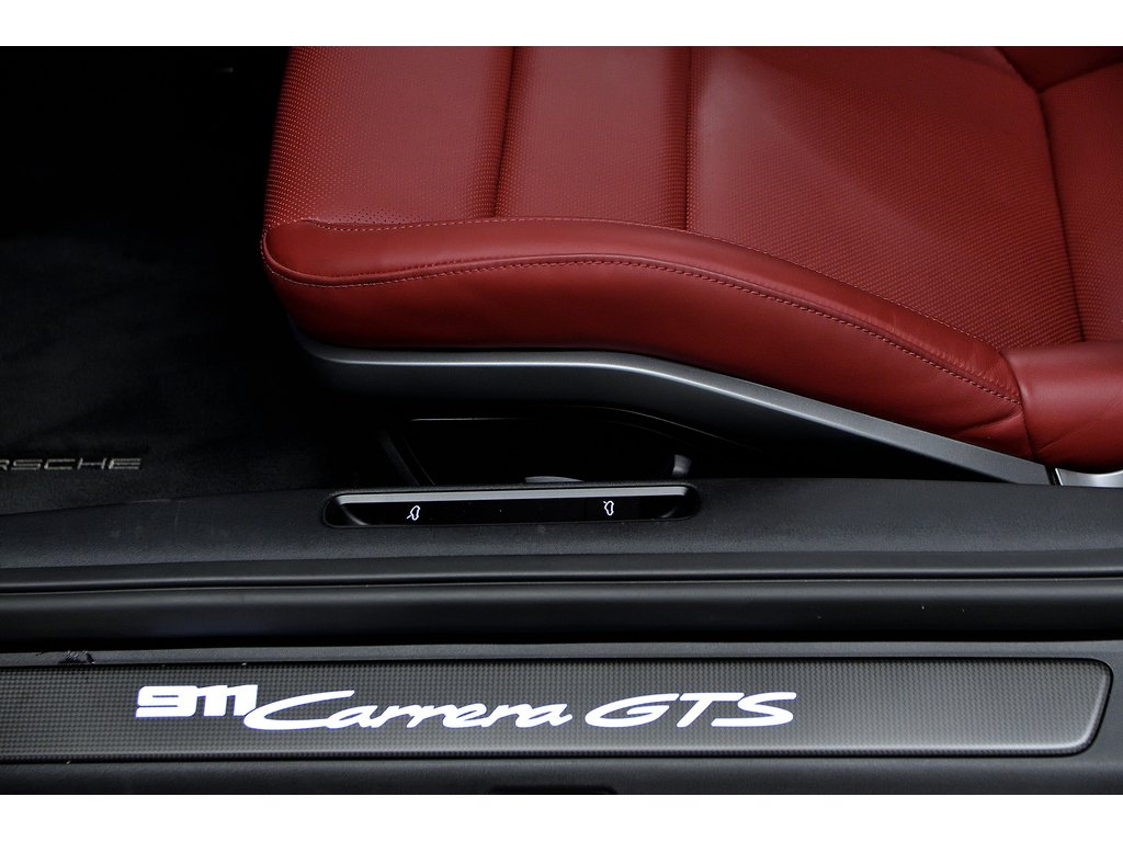 Porsche 911 Carrera GTS Coupe / Premium Package / Front Axle 2024 à Laval, Québec - 14 - w1024h768px