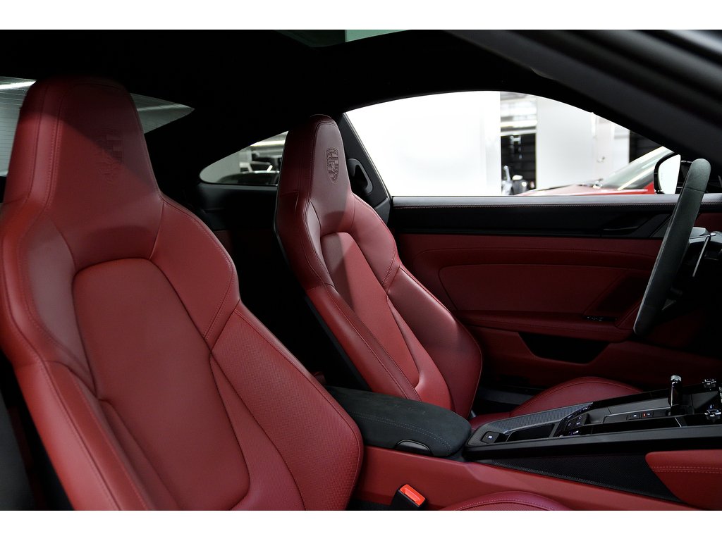 2024 Porsche 911 Carrera GTS Coupe / Premium Package / Front Axle in Laval, Quebec - 36 - w1024h768px
