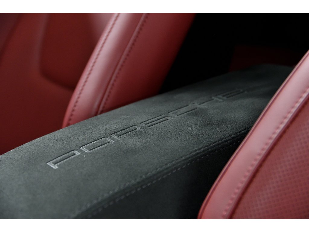 Porsche 911 Carrera GTS Coupe / Premium Package / Front Axle 2024 à Laval, Québec - 16 - w1024h768px