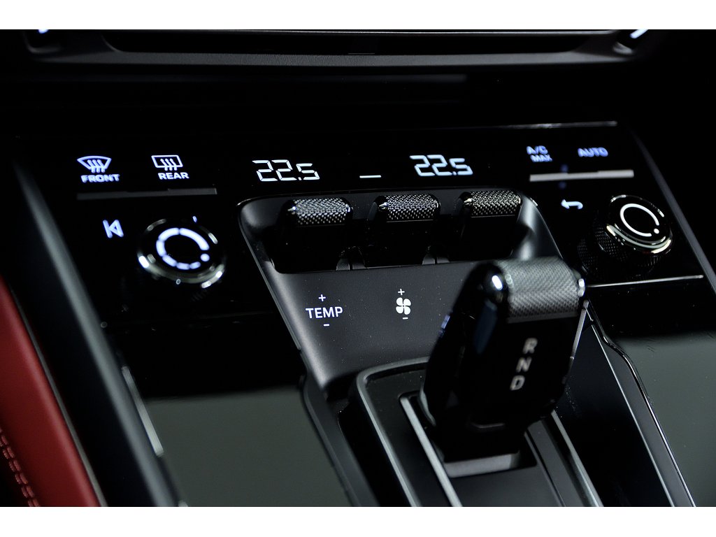 Porsche 911 Carrera GTS Coupe / Premium Package / Front Axle 2024 à Laval, Québec - 27 - w1024h768px