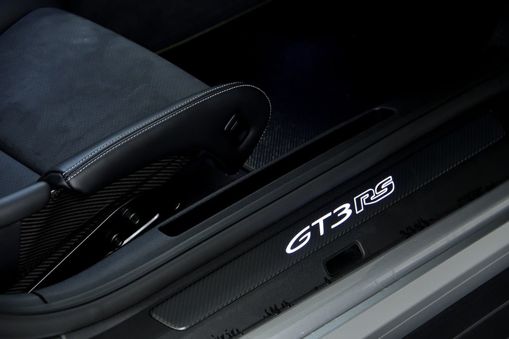 2024 Porsche 911 GT3 RS in Laval, Quebec - 40 - w1024h768px
