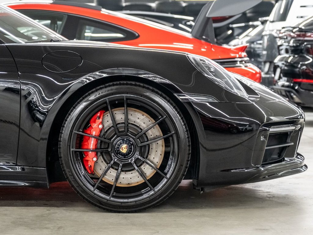 Porsche 911  2024 à Laval, Québec - 9 - w1024h768px