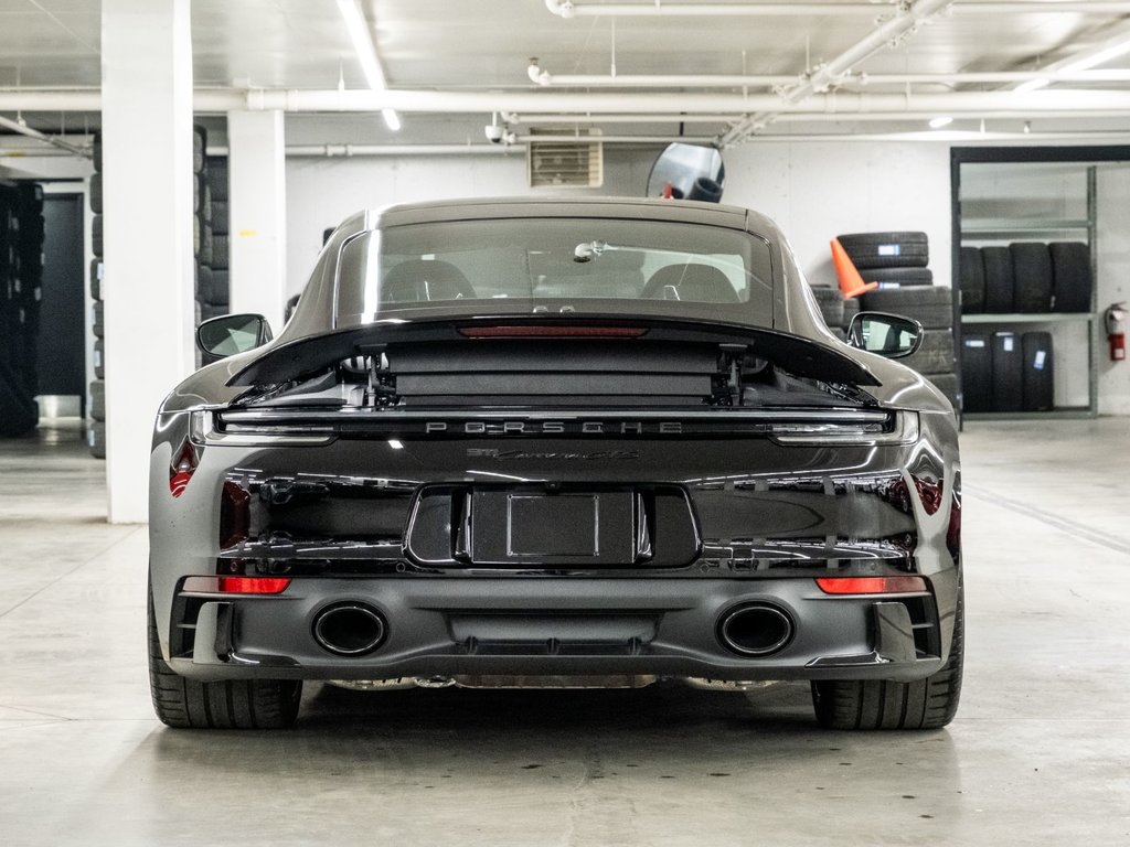 Porsche 911  2024 à Laval, Québec - 4 - w1024h768px